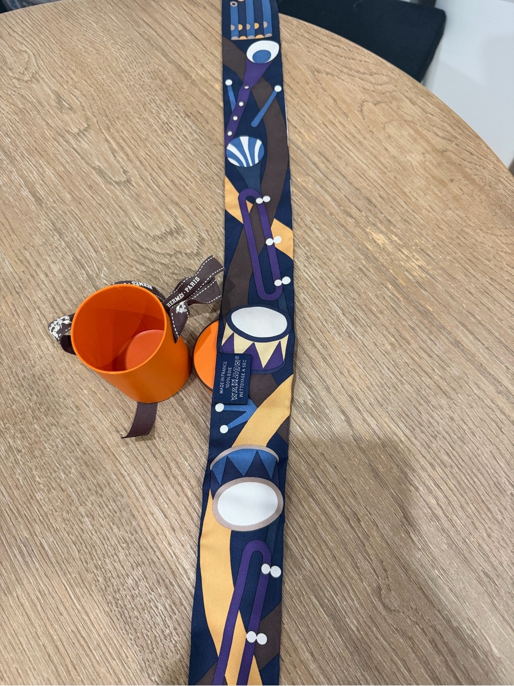 Hermès Parade en Fanfare Silk Twilly Scarf - Picture 4 of 6